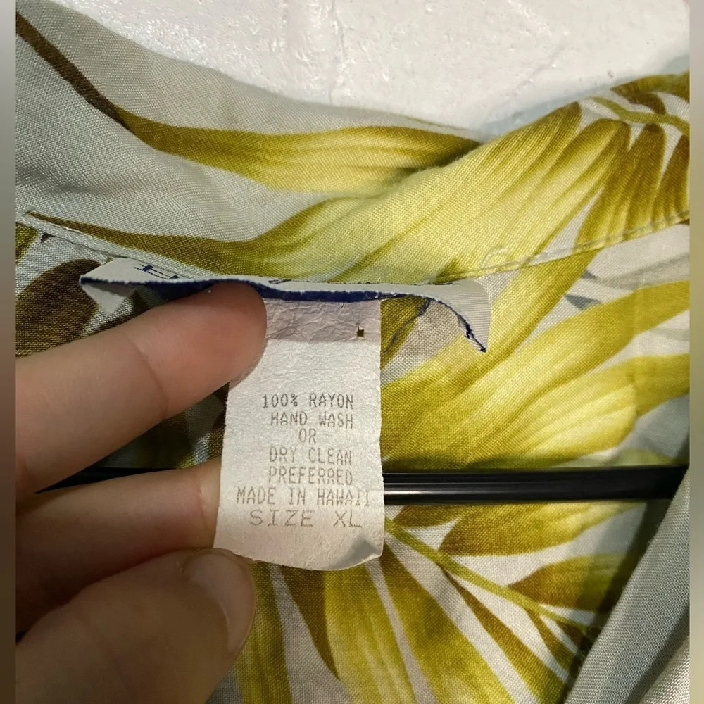 Hanauma Bay Originals Vintage Men’s Tropical Palm Leaf Hawaiian Shirt
